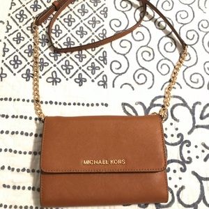 MK Cross body purse